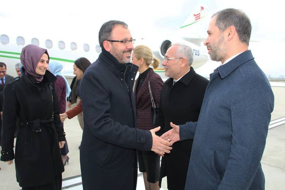 Gençlik ve Spor Bakanı Mehmet Muharrem Kasapoğlu, Hatay Havalimanı'nda karşılandı,,,