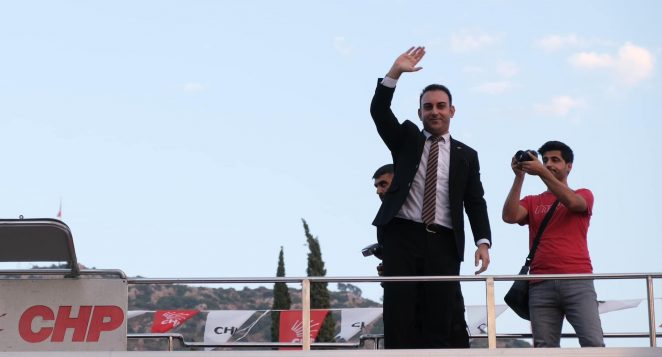 CHP’de Grup Toplantısı Krizi: “27 Kılıçdaroğlu’na Yakın Vekil Katılmadı” İddiası Gündemde