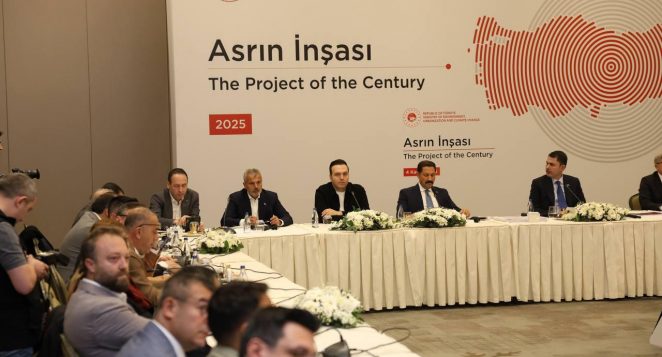 BAKAN KURUM HATAY’DA “ASRIN İNŞASI” TOPLANTISINDA BASIN MENSUPLARIYLA BULUŞTU