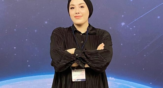 Herkes Aynı Yöne Bakarken Kendi Yolunu Görmek