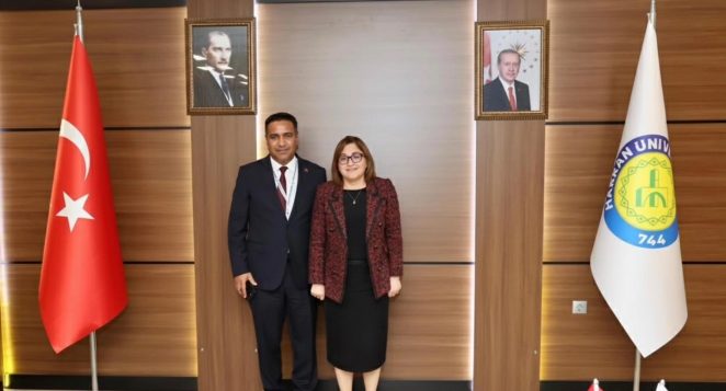 REKTÖR DURUEL, GAZİANTEP BÜYÜKŞEHİR BELEDİYE BAŞKANI FATMA ŞAHİN İLE GÖRÜŞTÜ