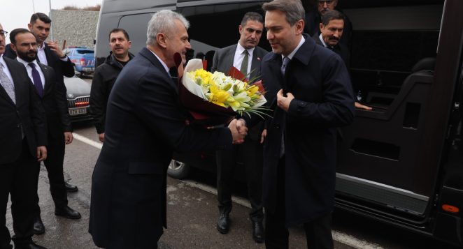 BAKAN BAYRAKTAR’DAN BAŞKAN ÖNTÜRK’E ZİYARET