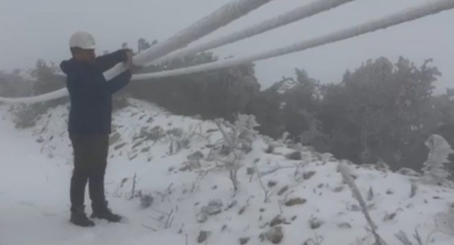 Olumsuz hava koşulları nedeniyle 100’ün üzerinde direk devrildi