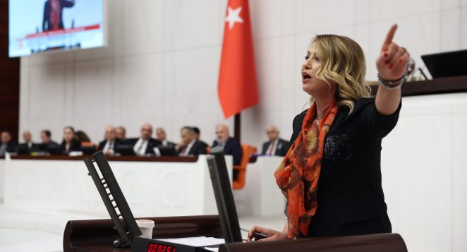 YILDIRIM KARA: AKP MESLEK ODALARIYLA KAVGA ETMEYE YER ARIYOR