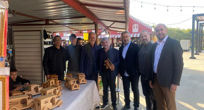 İTSO Yönetimi Anıt Alanında Ramazan Şenlikleri Kapsamında Stant Açan Esnafları Ziyaret Etti