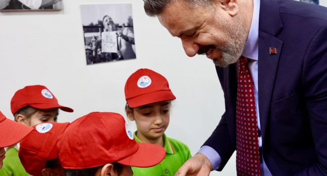 Nardüzü İlkokulu öğrencileri Başkan Üstün’ü ziyaret etti!