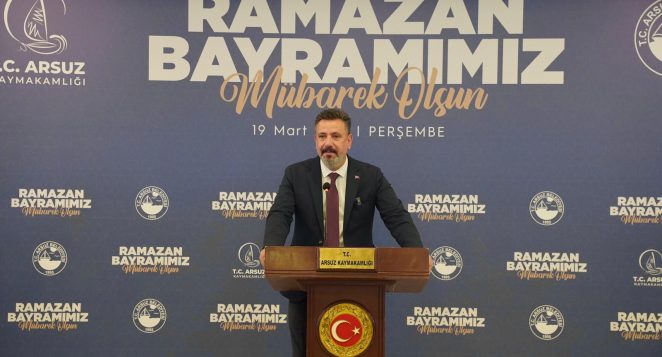 BAŞKAN SAMİ ÜSTÜN’DEN BAYRAM ÖNCESİ PERSONELE İKRAMİYE