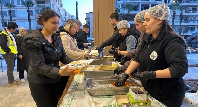 BU SOFRADA BİRLİK VAR, BEREKET VAR, HOŞ GÖRÜ VAR