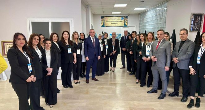 İskenderun’da “Sanatın Diliyle Değerlerimiz” Sergisine Yoğun İlgi