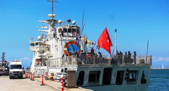 İSKENDERUN’DA 23 NİSAN COŞKUSU DENİZDE DE YAŞANDI