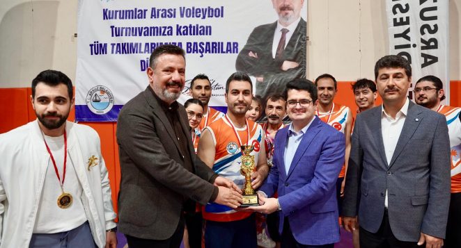 Arsuz’da Kurumlar Arası Voleybol Turnuvası Coşkuyla Tamamlandı