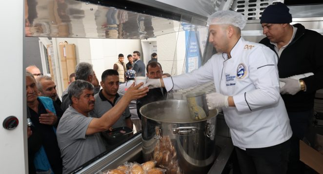 HBB’NİN ÇORBA İKRAMI İLE YÜREKLER ISINIYOR