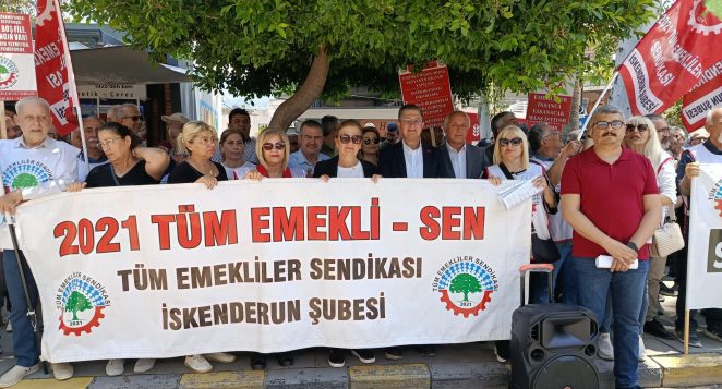 İskenderun Emek ve Demokrasi Platformundan demokrasi hukuk devleti ve halk iradesine sahip çıkın çağrısı