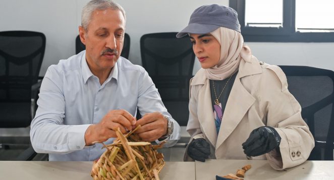 REKTÖR EREN, ASİ NEHRİ VE GÖLBAŞI GÖLÜ’NDE YÜRÜTÜLEN SU SÜMBÜLÜ REHABİLİTASYON ÇALIŞMALARINI YERİNDE İNCELEDİ