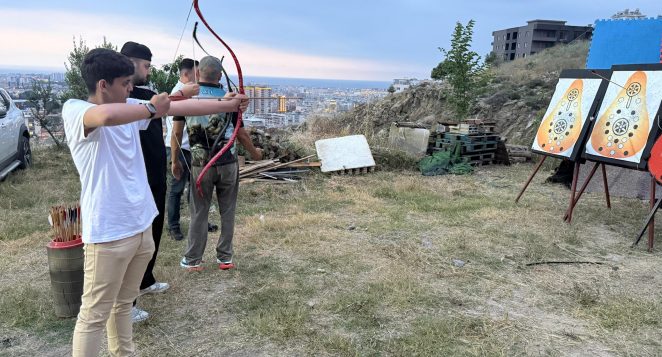 Ülkü Ocakları Başkanı Gerdan’dan okçulara ziyaret