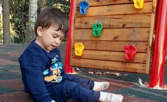 DMD HASTASI KEREM İÇİN ZAMANLA YARIŞ: BİR ÇOCUĞUN HAYATI 2.9 MİLYON DOLARA BAĞLI!