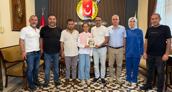 11 Yaşındaki Beren Bilgin İlk Kitabını İGC’de Tanıttı