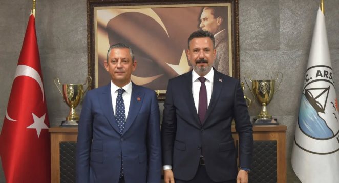 ARSUZ BELEDİYE BAŞKANI SAMİ ÜSTÜN, CHP’DEN AYRILDIĞINI DUYURDU