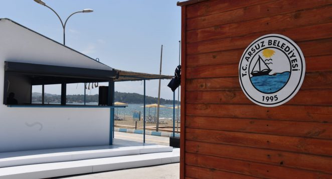 BAŞKAN ÜSTÜN’DEN ARSUZ’A DEĞER KATAN YENİ SOSYAL YAŞAM ALANI: ARSUZ GO BEACH KAFE YAZ SEZONUNA KAPILARINI AÇTI!