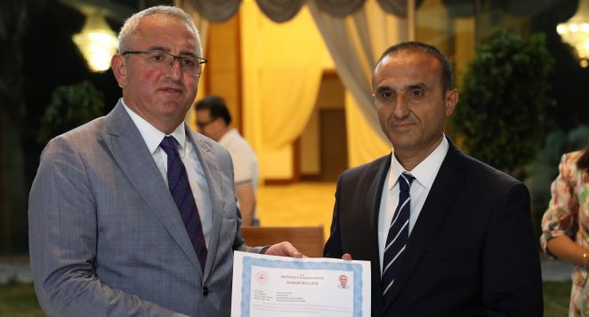 İskenderun’da Bürokratlara Duygu Dolu Veda Yemeği