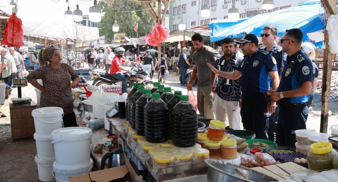 MEYDAN MAHALLESİ’NDEKİ ESNAF, GEÇİCİ YERLERİNE TAŞINDI