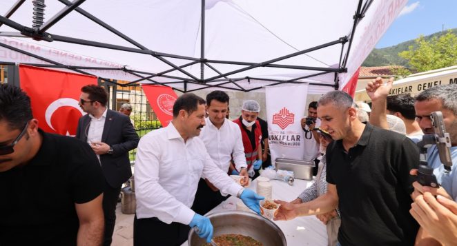 Hatay Valisi Mustafa Masatlı, Muharrem Ayı’nda Vatandaşlarla Aşure İkramında Buluştu