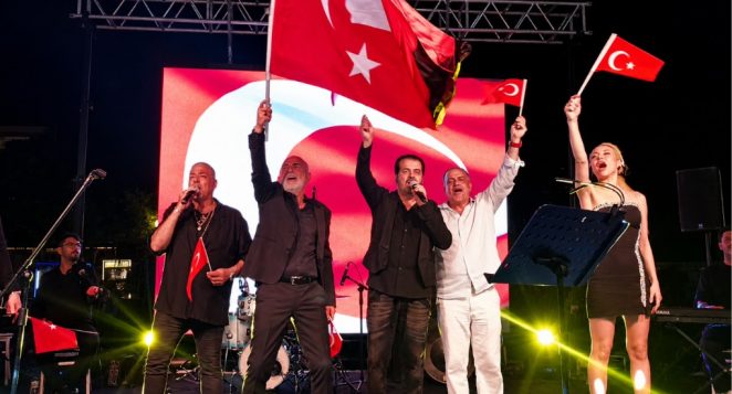  İskenderun Berberler Kuaförler ve Güzellik Salonu İşletmecileri Odası’nın Balo Gecesi büyük bir coşkuyla gerçekleşti!